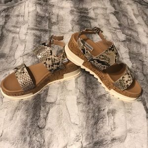 Steve Madden new sandals